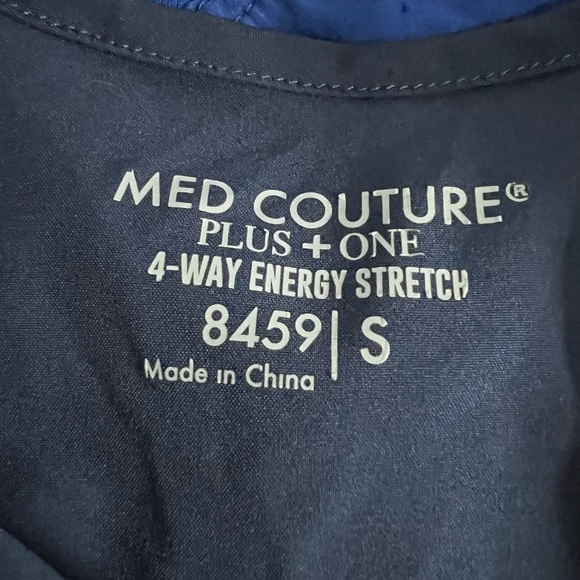 Med couture women’s maternity navy scrub top size small - Picture 8 of 8